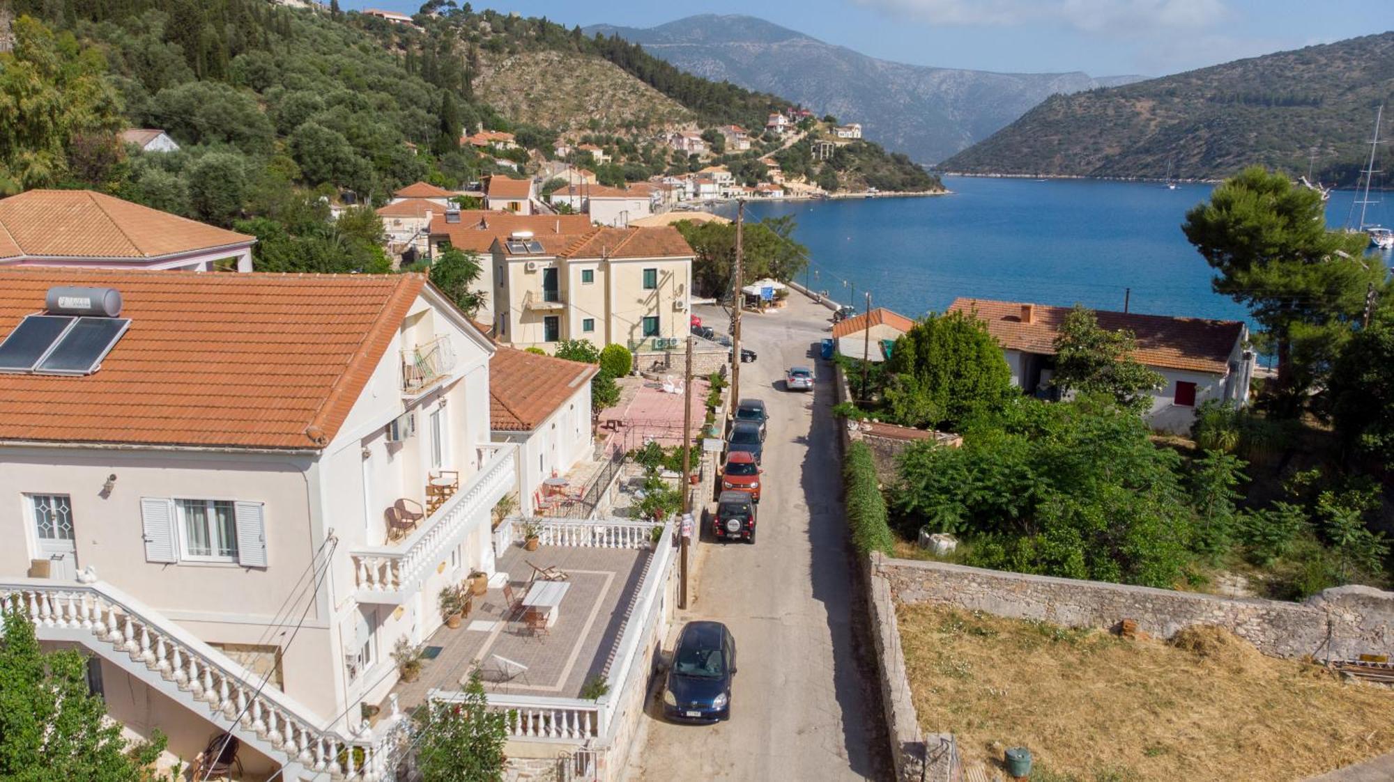 Koukouapartments & Suites Vathy  Buitenkant foto