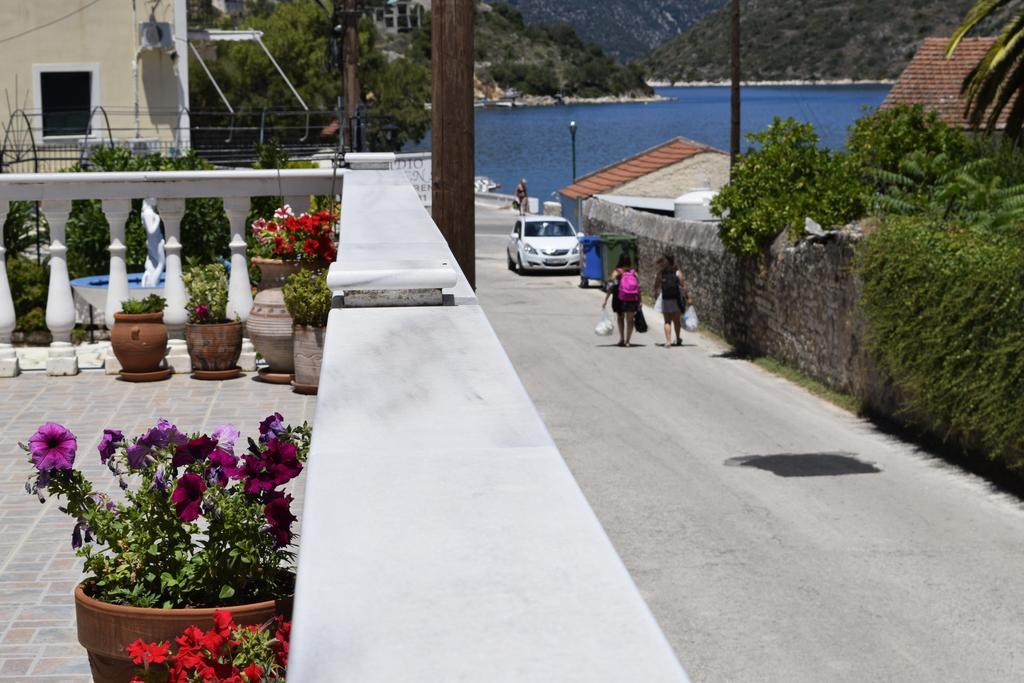 Koukouapartments & Suites Vathy  Buitenkant foto
